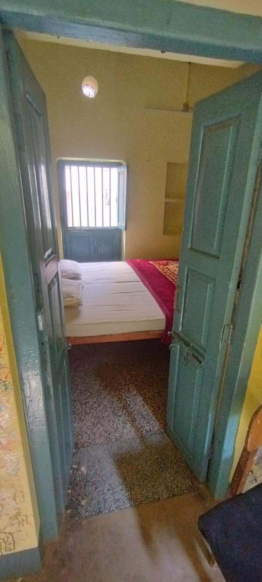 Sri Viswanatham Guest house *